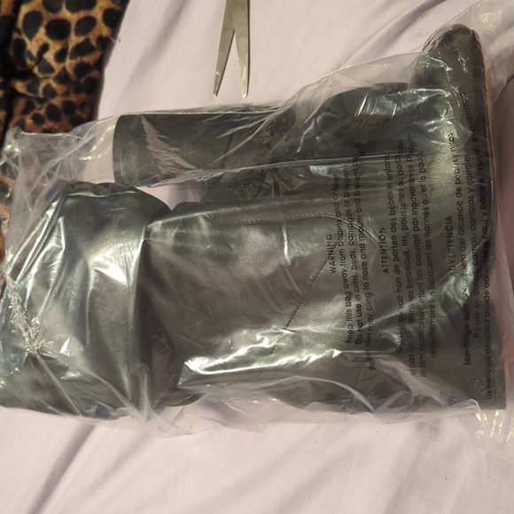 Slouchy Mid Calf Boot (WW) - Picture 4 of 6